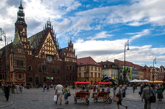 Biura i domy maklerskie we Wrocławiu z reguły mają szeroką ofertę, ale są wyjątki (fot. pixabay.com, andreas N)