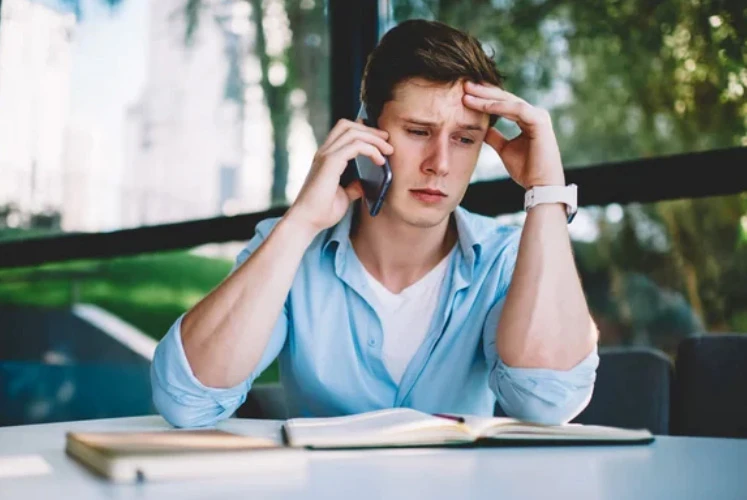 Telefon w sprawie konta w banku zablokowanego z powodu krypo