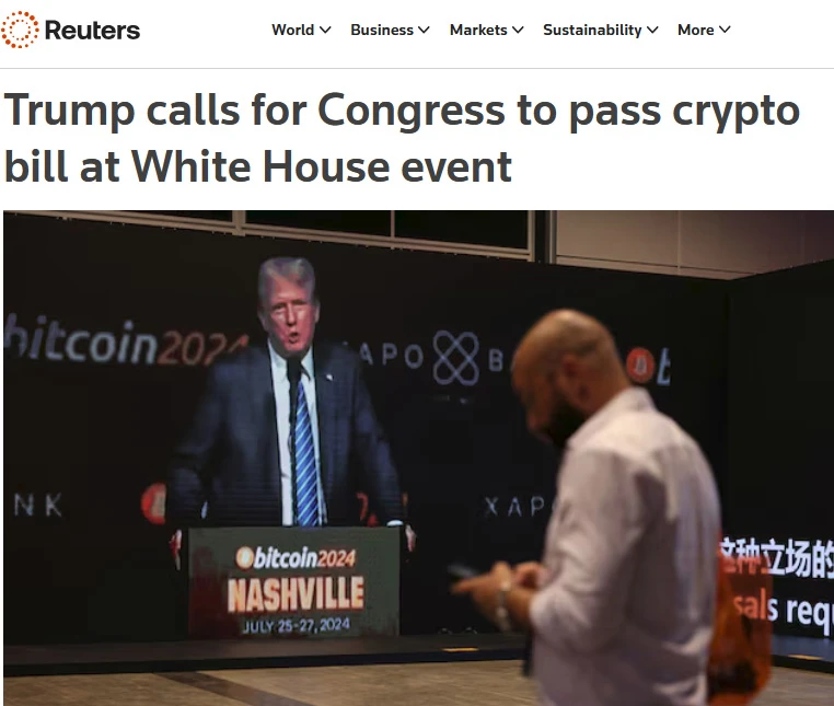 Ekran z przemawiającym Trumpem na konferencji Bitcoin 2024 Nashville
